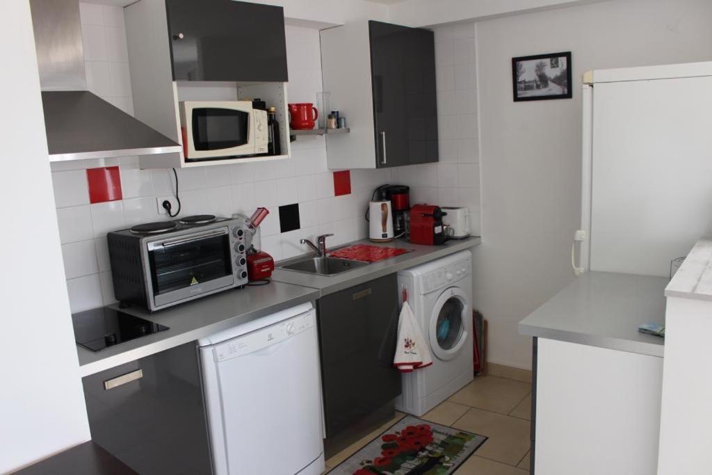 Apartamento T2 Coquet Le Lavandou Plein Centre Vue Mer Exceptionnelle. Exterior foto